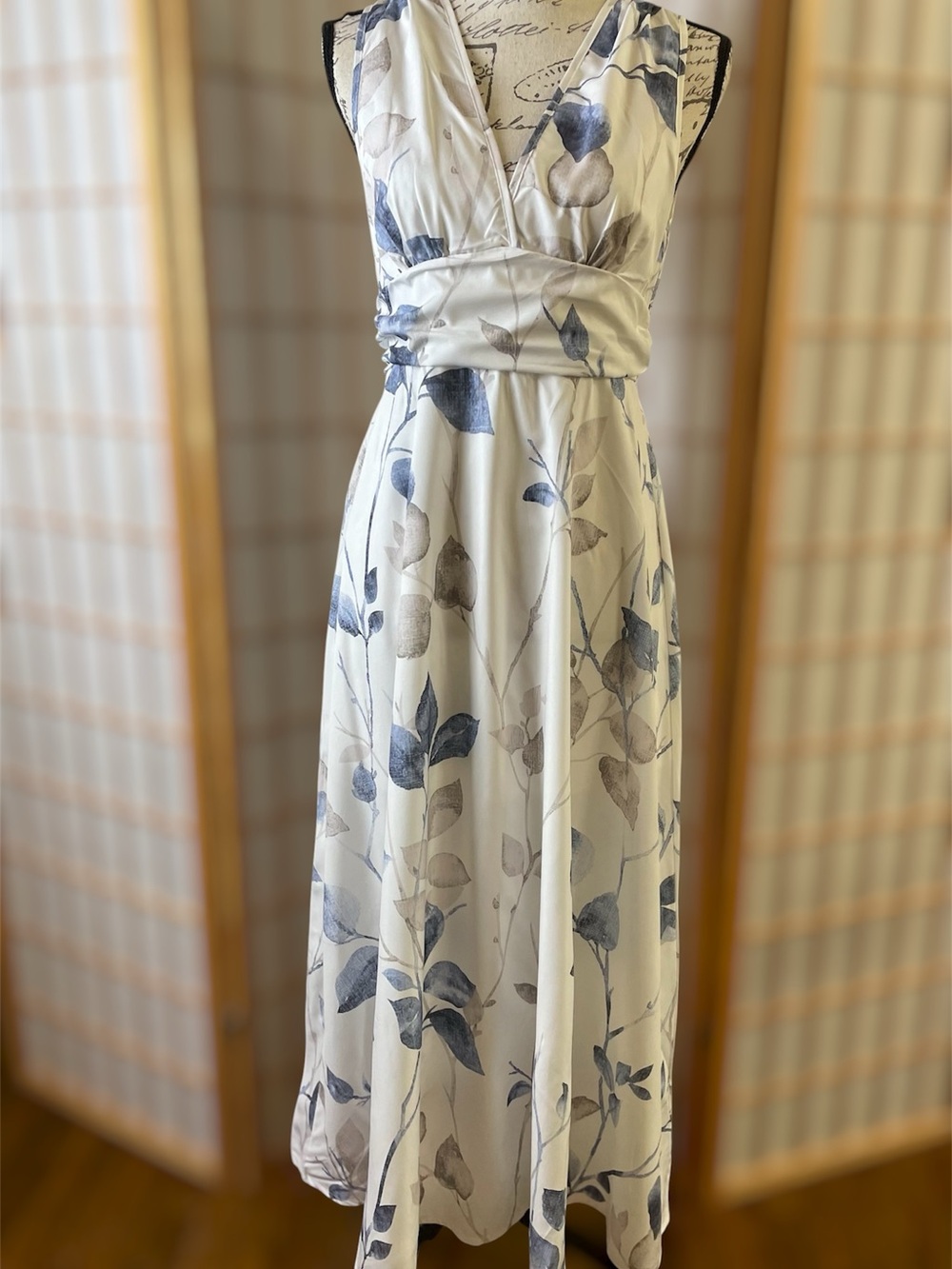 White & Blue Floral Maxi Dress Flowy Lightweight Lined Boutique Dress